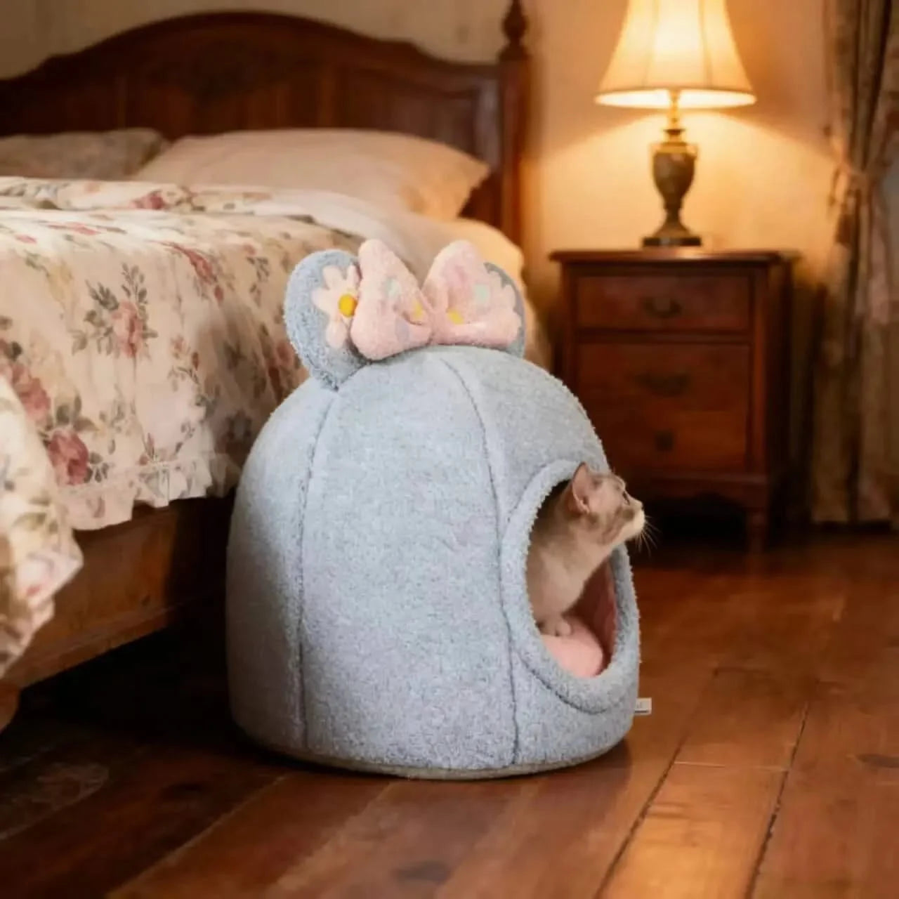 Winter Warm Enclosed Plush Teardrop Shape Pet Nest Hygiene Maintenance