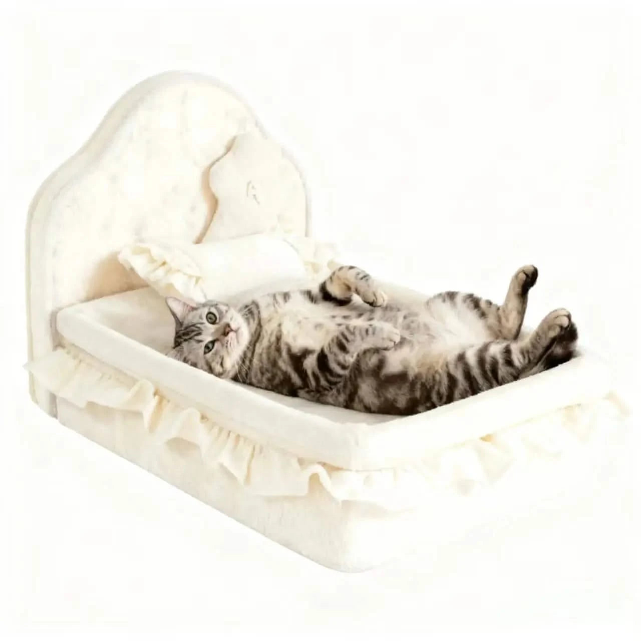 Easy Clean & Maintenance:The bed's easy-clean material makes upkeep a breeze, keeping your pet's space hygienic.