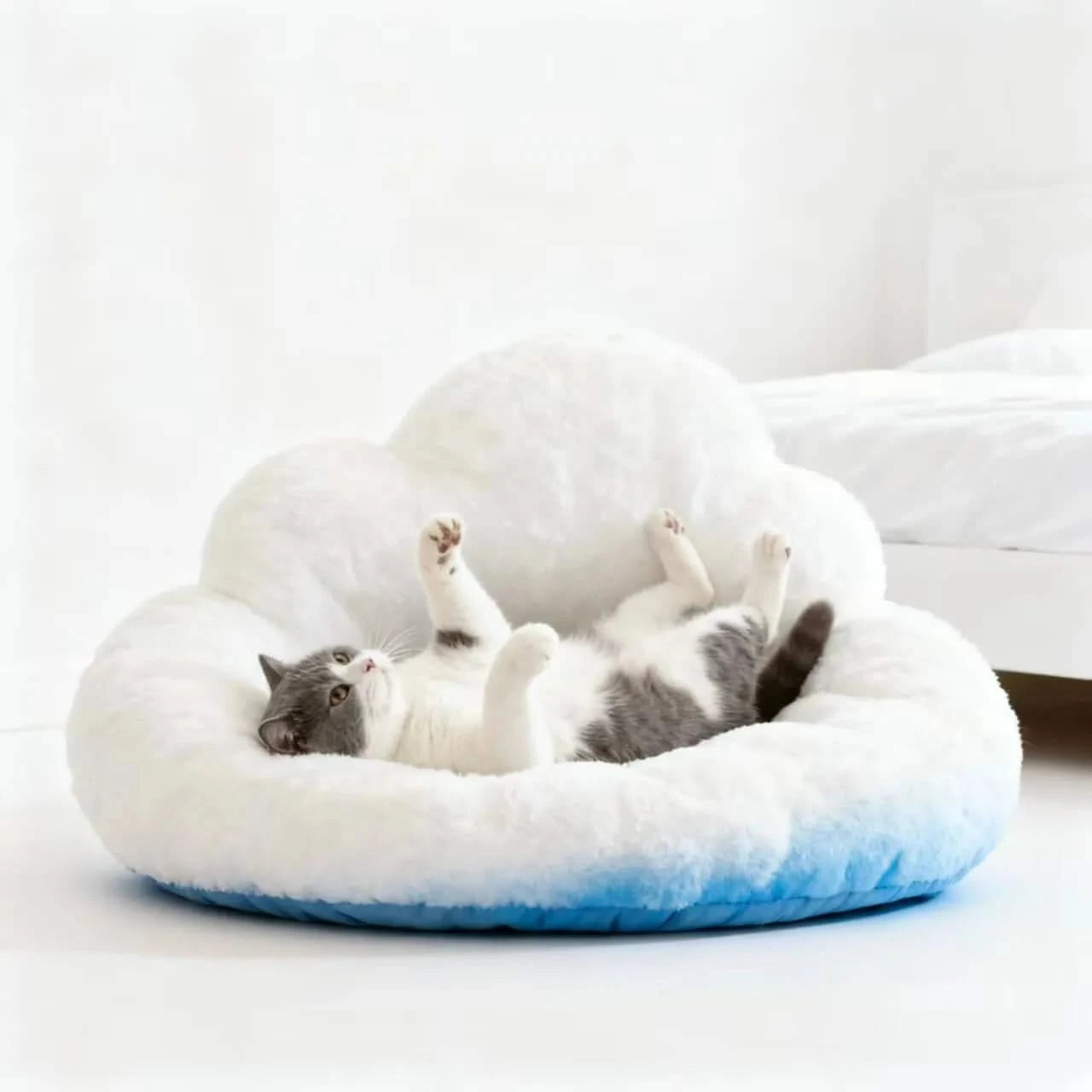 Soft Cat Bed, Fluffy Fleece, White/Blue, Cloud-Like Pad, All-Season Comfort