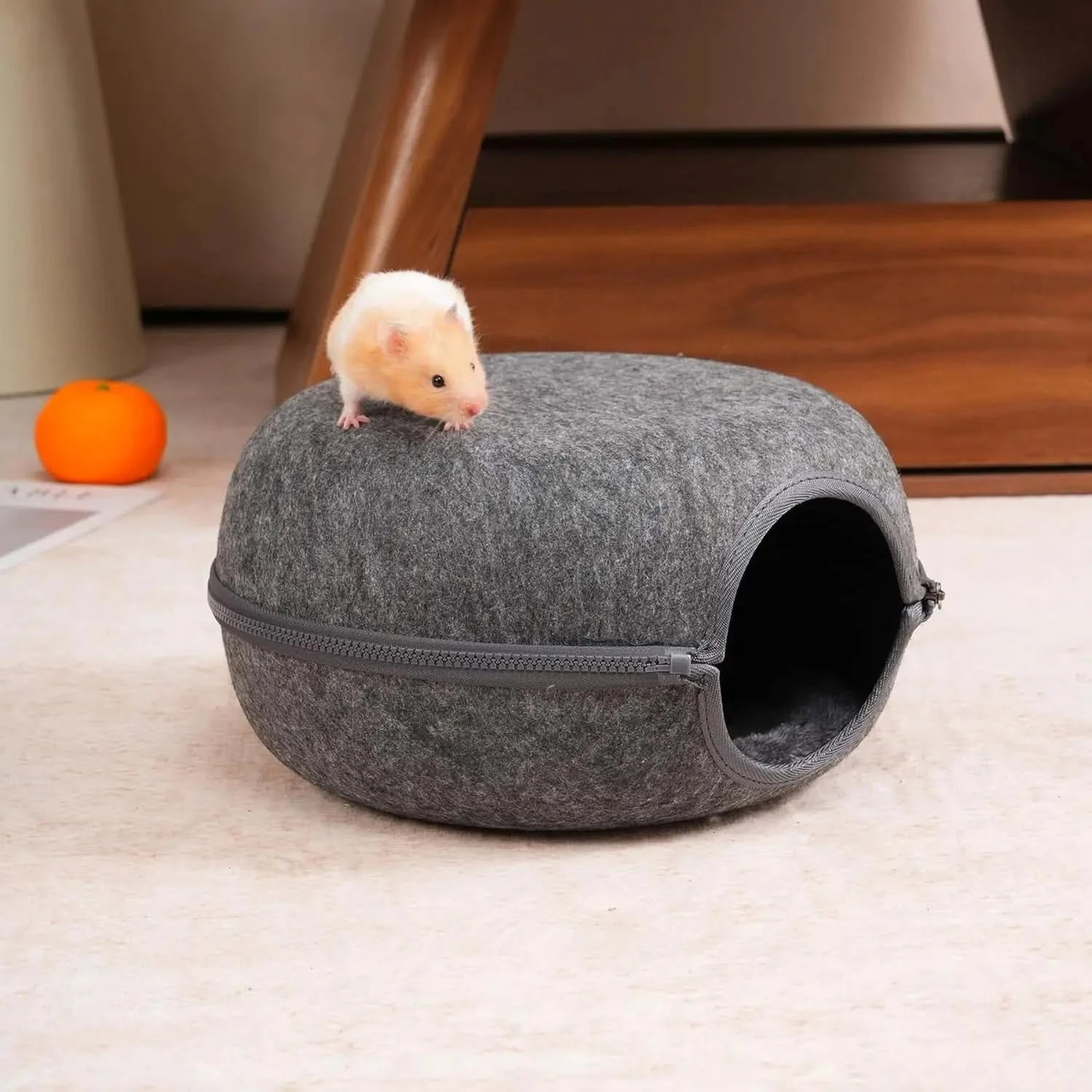 Premium Dual-Function Small Pet Hideout Bed for Guinea Pigs, Hamsters