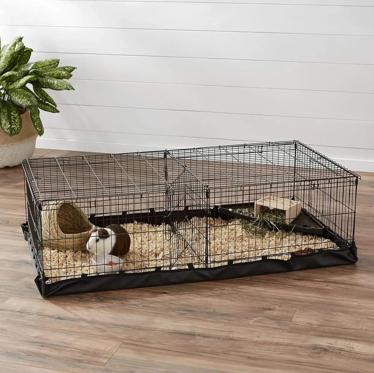 Amazon Basics Spacious Leakproof Canvas Bottom Guinea Pig Pet Cage Divider