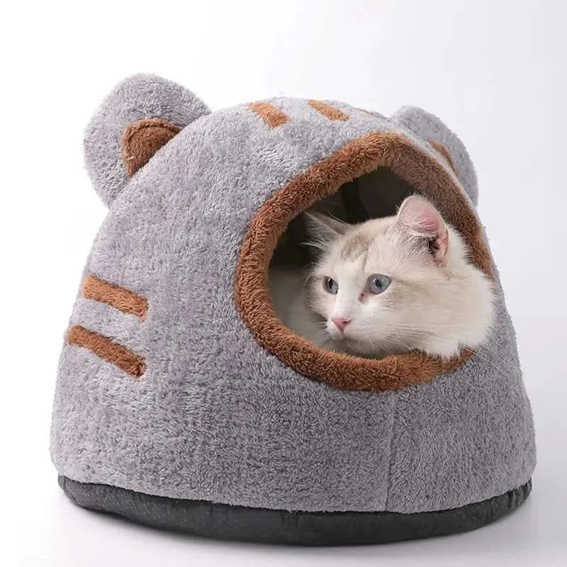 Cozy Bear Head Pet Bed: Warm Cave Nest for Cats & Small Dogs