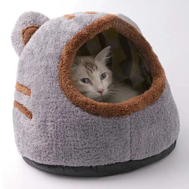 Cozy Bear Head Pet Bed: Warm Cave Nest for Cats & Small Dogs
