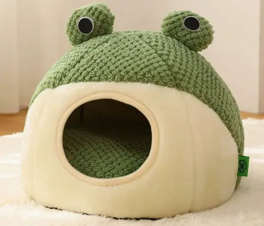 Warm Enclosed Pet Bed: Frog Design, Plush Lined (Green-White, Winter)