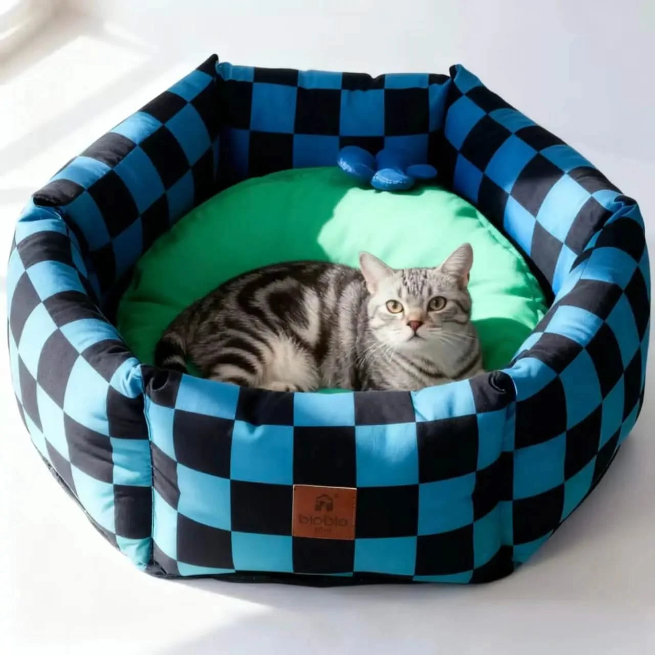 Hexagonal Pet Bed with Raised Edges - Checkerboard Pattern Plush Nest for Pet.