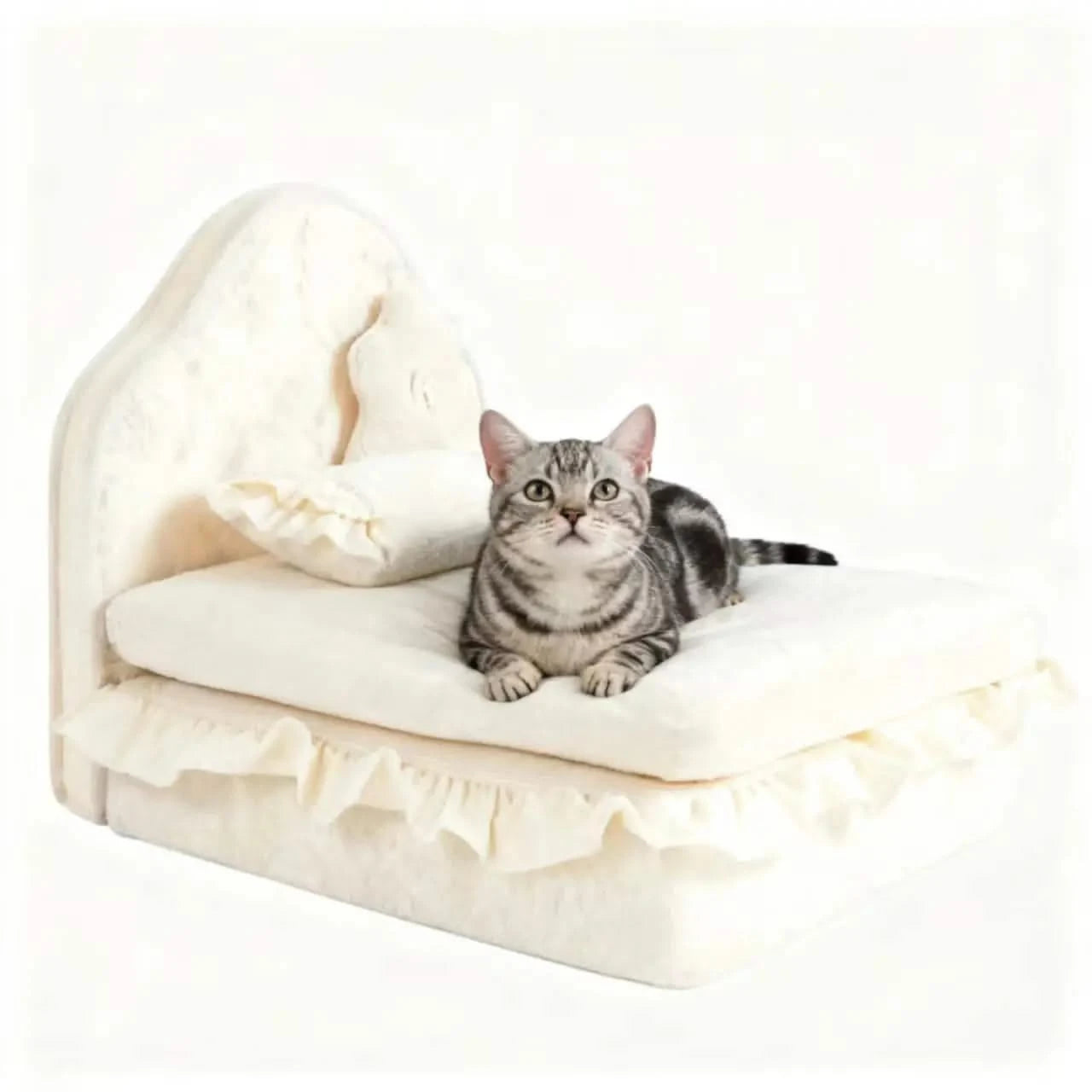 Easy Clean & Maintenance:The bed's easy-clean material makes upkeep a breeze, keeping your pet's space hygienic.