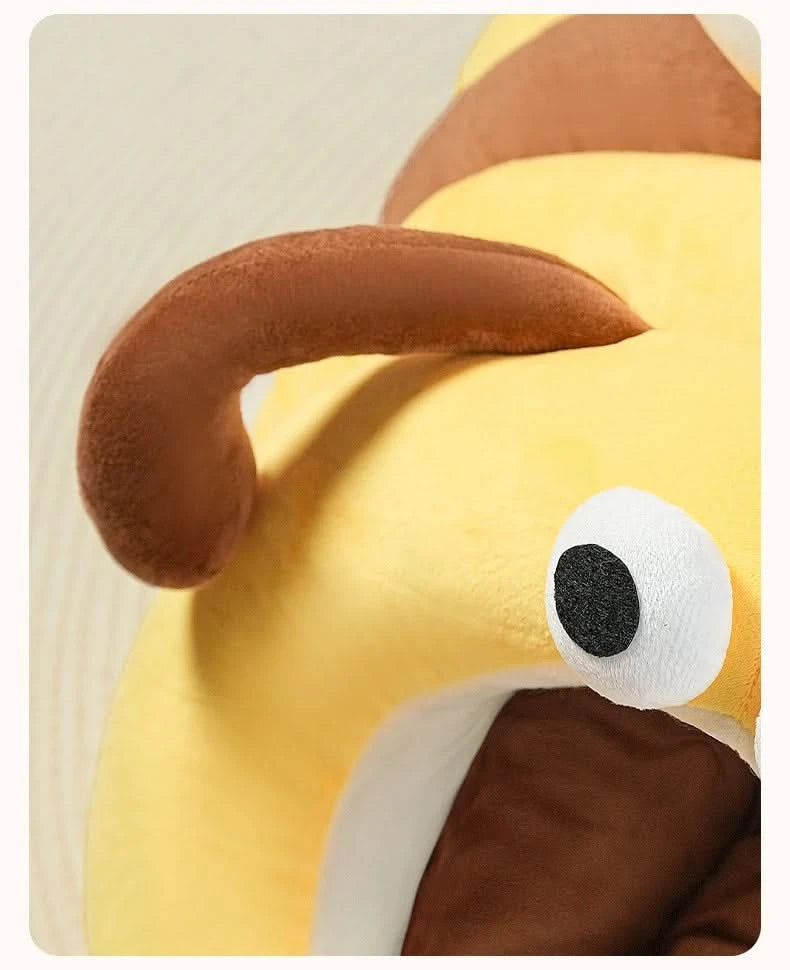 Cat Bed, Bee Shape, Soft Plush, Yellow/Brown, Fluffy Accents, Playful Nest