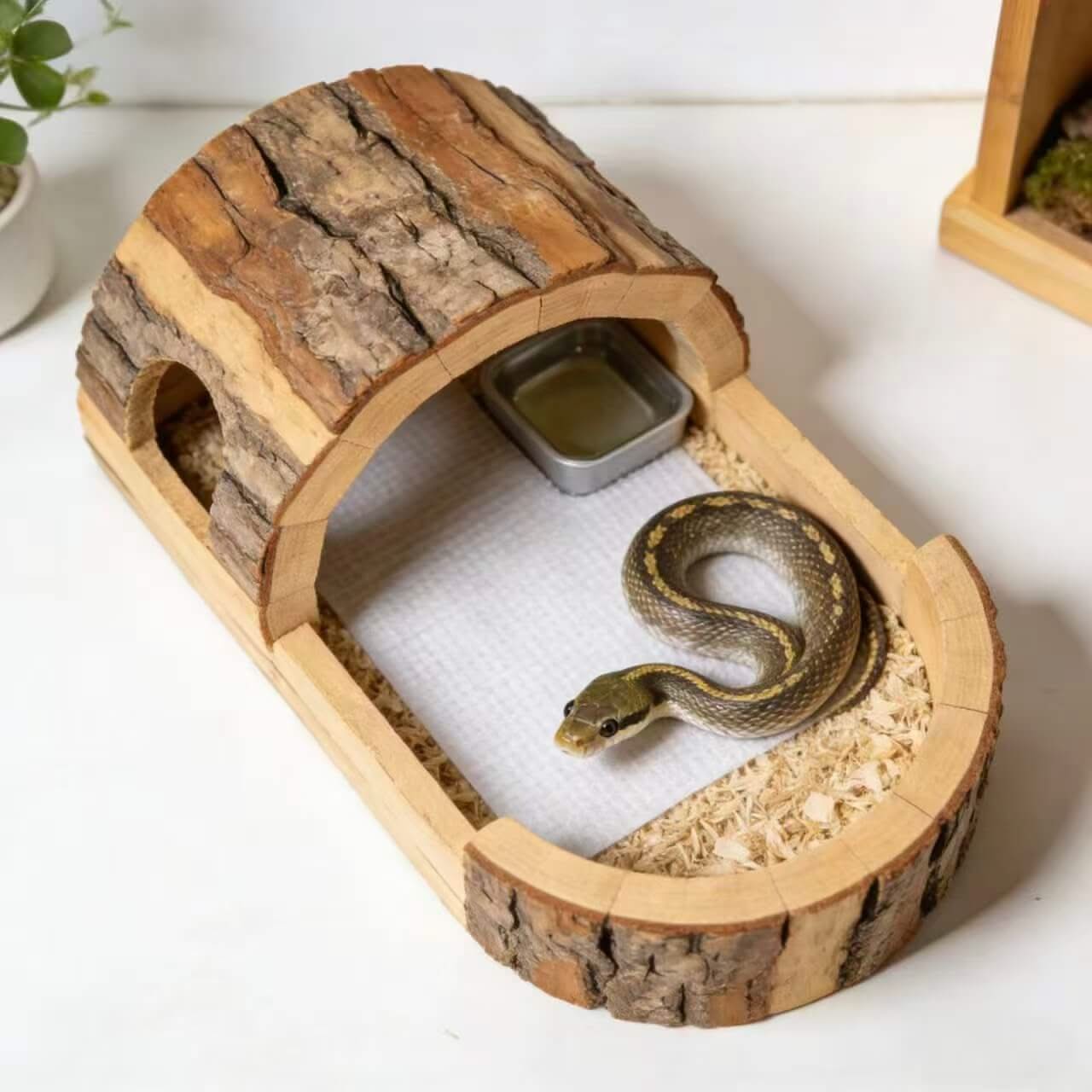 Natural Wood Bark Snake Hide: Built-in Water Dish, Cozy Space for Snakes