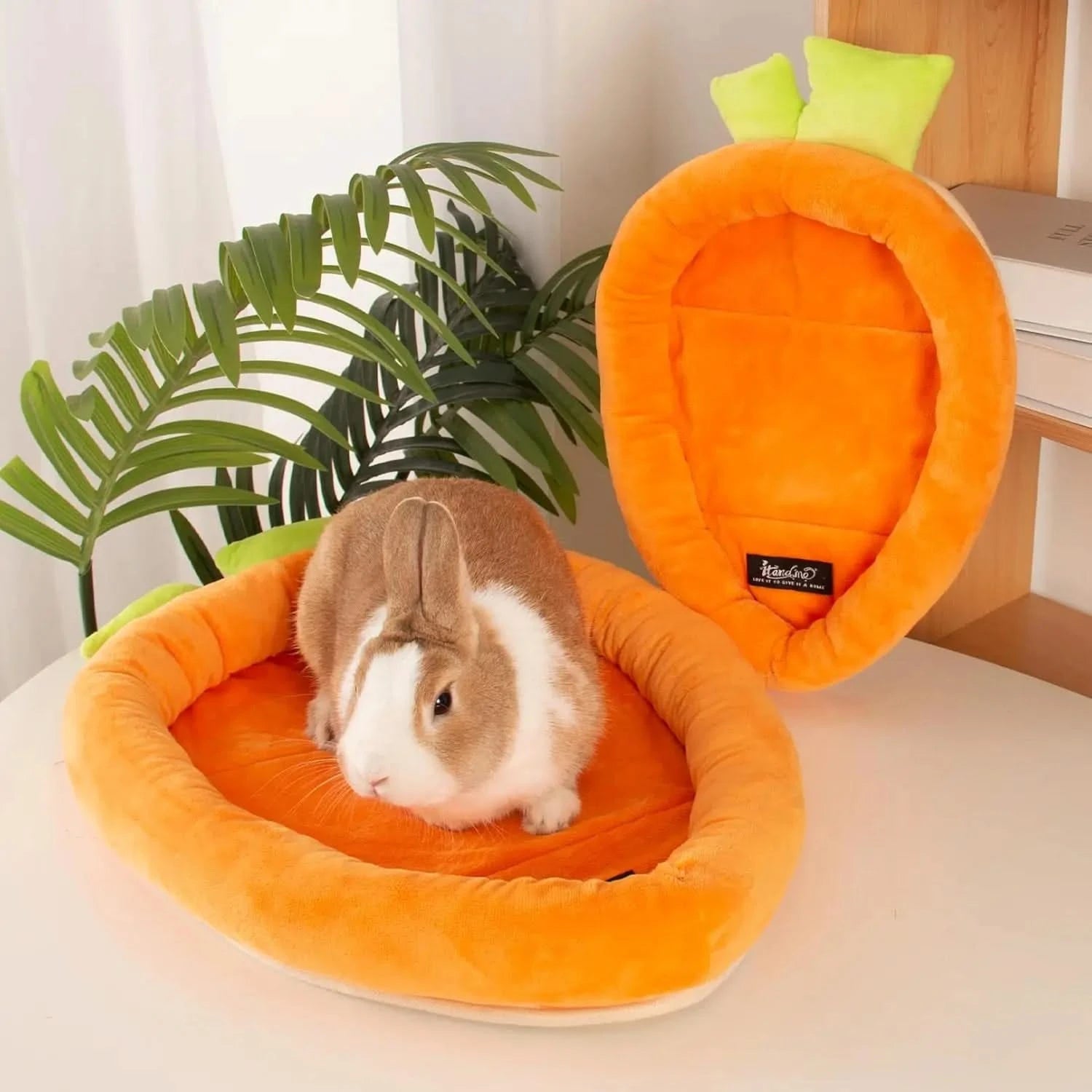 Plush Carrot Shape Small Animal Bed for Rabbits, Guinea Pigs, Chinchillas