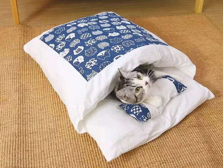 Warm Enclosed Pet Bed for Cats - Quilted Shape, Cotton, White/Blue Rest Sack