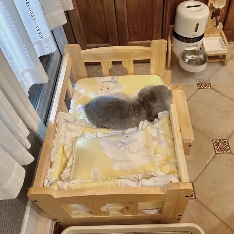 Solid Wood Elevated Pet Bed: Durable, Comfortable Off-Ground Kennel.