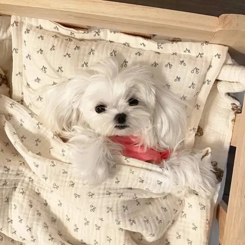 Solid Wood Elevated Pet Bed: Durable, Comfortable Off-Ground Kennel.