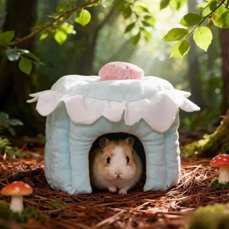 Cute Cartoon Cake Shape Small Animal House Warm Fleece Hideout for Hamsters, Guinea Pigs, Rabbits