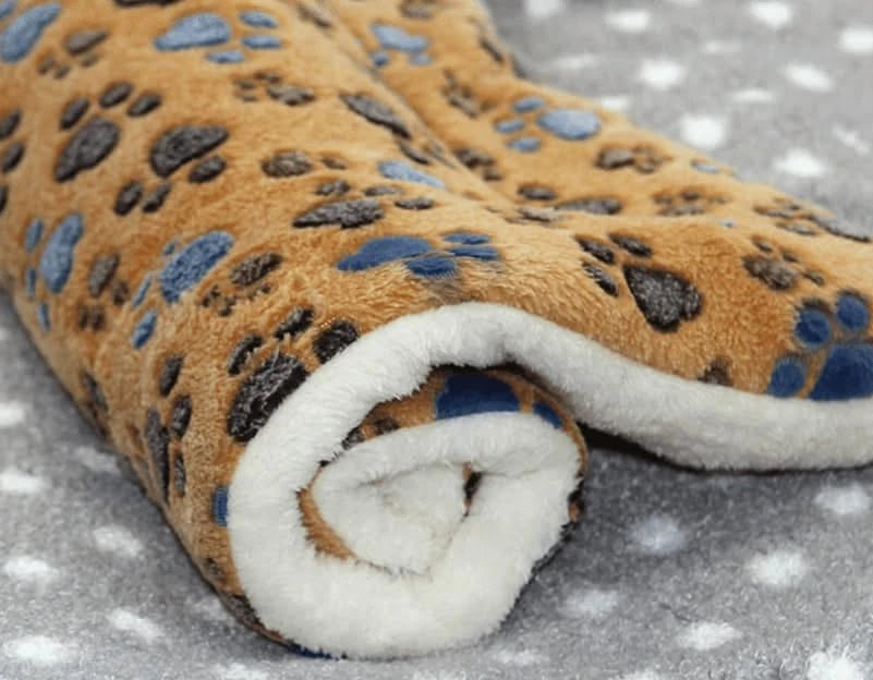 Amakunft 2-Pack Cozy Washable Fleece Pet Bed Mats for Small Animals