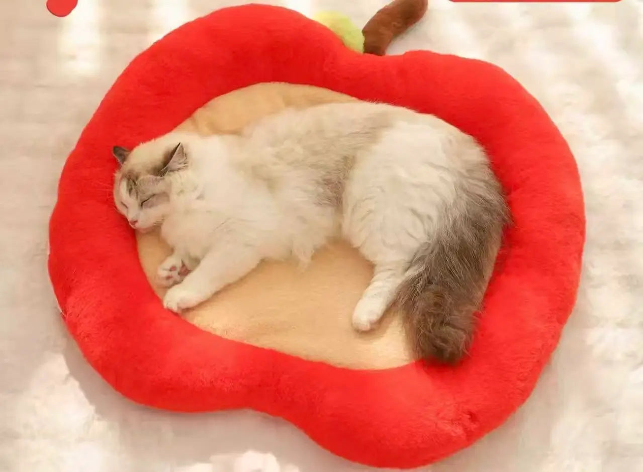 Apple-Shaped Cat Bed: Cozy Rest, Plush Surface, Lucky Theme (Red-Beige)
