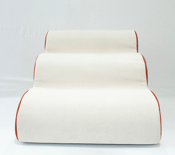 Sheltering Resting Pet Hideout: Beige-Red, Hidden Nest Design for Lizards